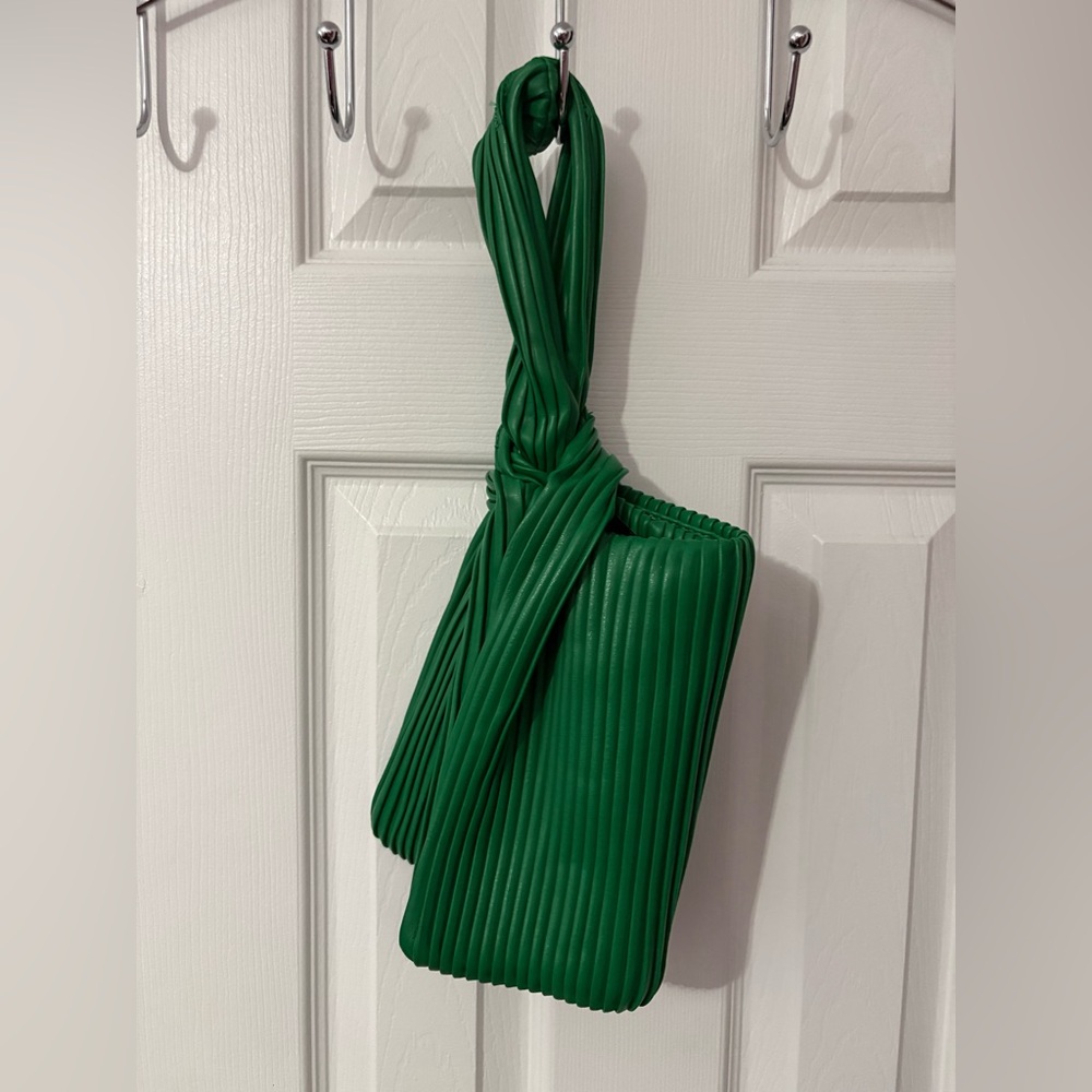Green Pleated Crossbody Bag with Tassel Accents Earrings - Picture 2 of 2